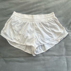 Lululemon Hotty Hot Low-Rise Lined Short 2.5” - White